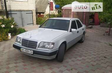 Седан Mercedes-Benz E-Class 1992 в Новій Водолагі