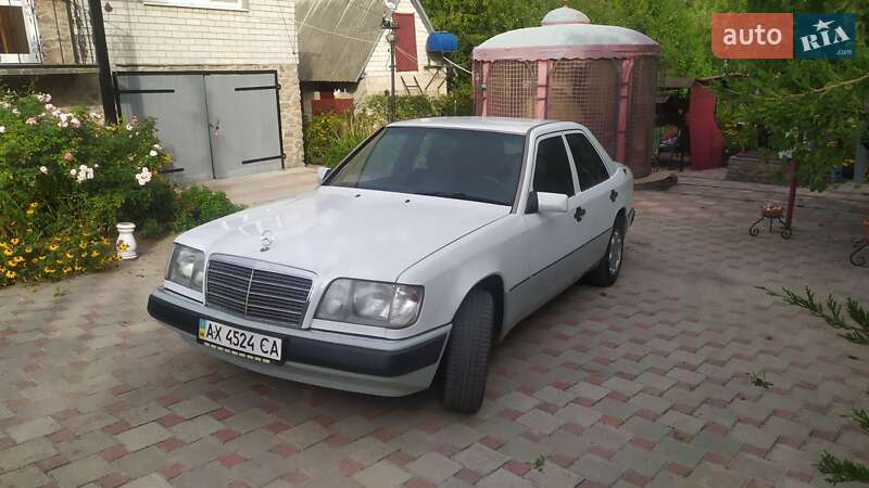 Mercedes-Benz E-Class 1992 Mercedes-Benz E-Class 1992