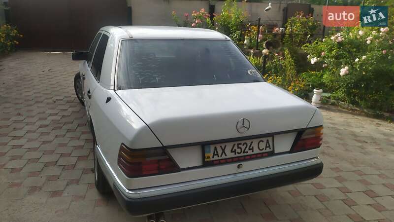 Седан Mercedes-Benz E-Class 1992 в Новой Водолаге