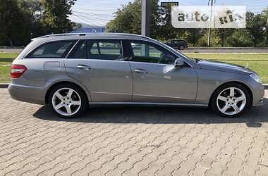 Універсал Mercedes-Benz E-Class 2012 в Чернівцях