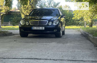 Седан Mercedes-Benz E-Class 2004 в Горішніх Плавнях