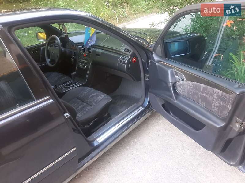 Седан Mercedes-Benz E-Class 1997 в Чорткове