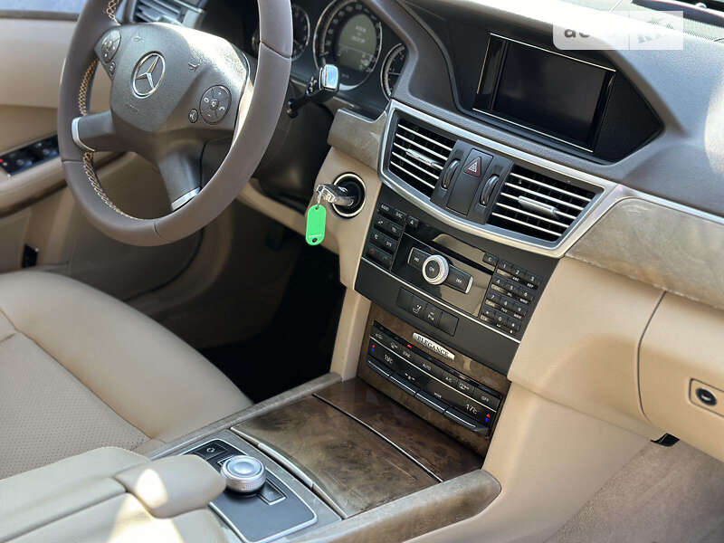 Універсал Mercedes-Benz E-Class 2011 в Старокостянтинові
