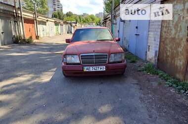 Седан Mercedes-Benz E-Class 1993 в Днепре