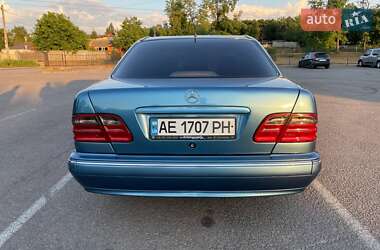 Седан Mercedes-Benz E-Class 2000 в Днепре