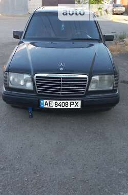 Седан Mercedes-Benz E-Class 1993 в Дніпрі