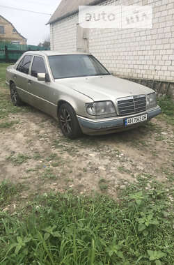 Седан Mercedes-Benz E-Class 1992 в Фастове