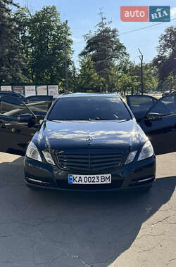 Седан Mercedes-Benz E-Class 2011 в 