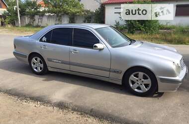 Седан Mercedes-Benz E-Class 2000 в Ивано-Франковске