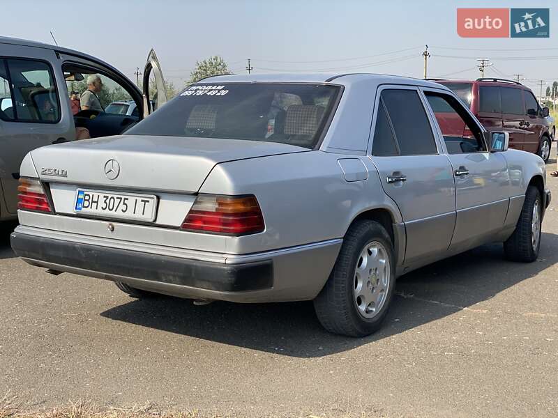 Седан Mercedes-Benz E-Class 1992 в Одесі