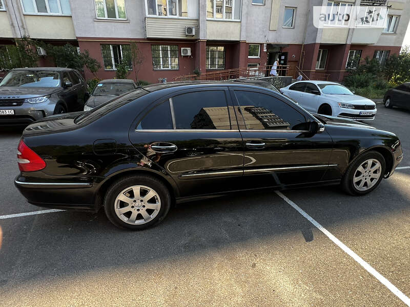 Седан Mercedes-Benz E-Class 2005 в Києві