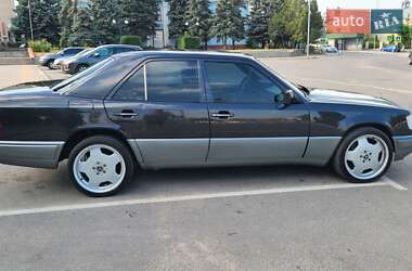 Седан Mercedes-Benz E-Class 1994 в 