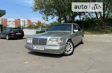 Седан Mercedes-Benz E-Class 1994 в Львове