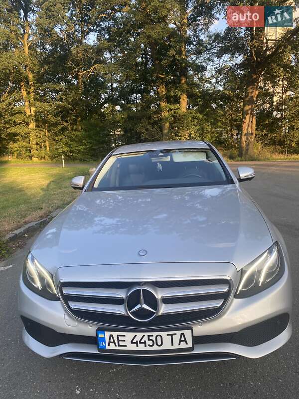 Седан Mercedes-Benz E-Class 2016 в Дніпрі