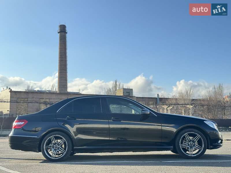 Седан Mercedes-Benz E-Class 2011 в Одесі