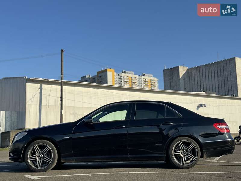 Седан Mercedes-Benz E-Class 2011 в Одесі