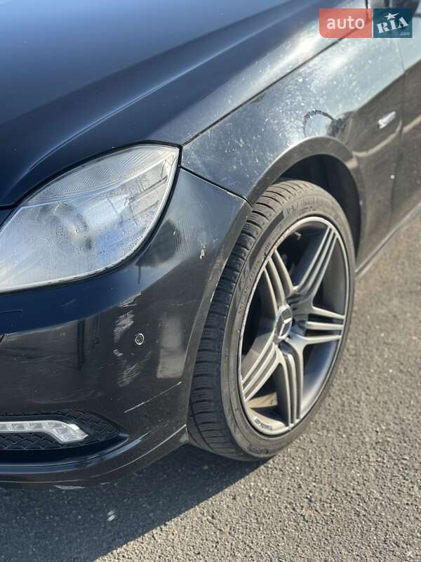 Седан Mercedes-Benz E-Class 2011 в Одесі