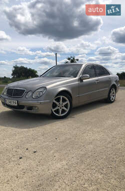 Седан Mercedes-Benz E-Class 2003 в Рава-Руській