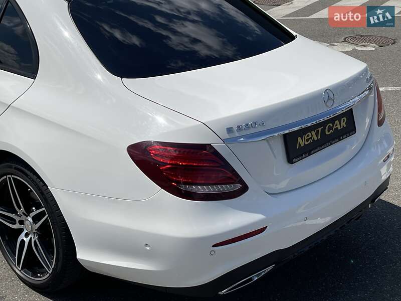 Седан Mercedes-Benz E-Class 2017 в Киеве