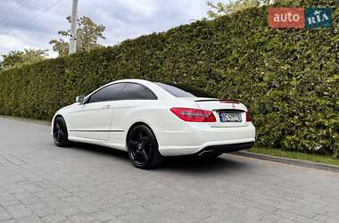 Купе Mercedes-Benz E-Class 2012 в 