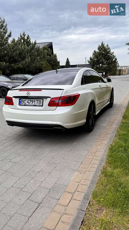 Купе Mercedes-Benz E-Class 2012 в Львове