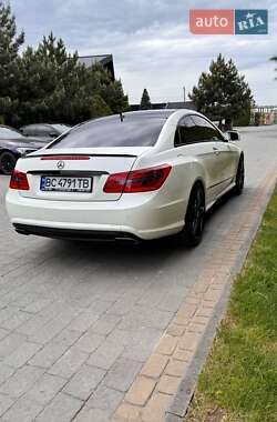 Купе Mercedes-Benz E-Class 2012 в 
