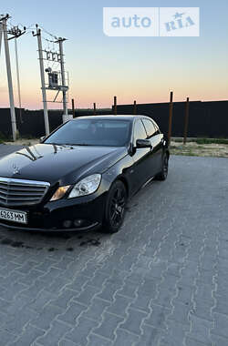 Седан Mercedes-Benz E-Class 2011 в Львові