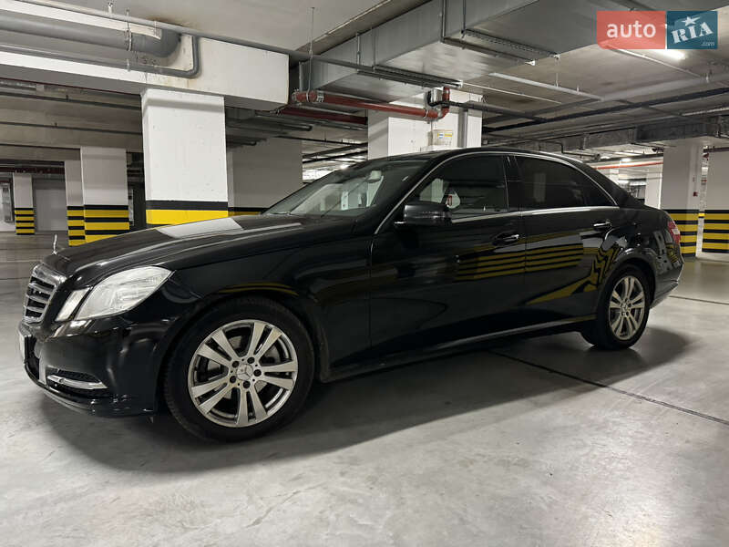Седан Mercedes-Benz E-Class 2012 в 