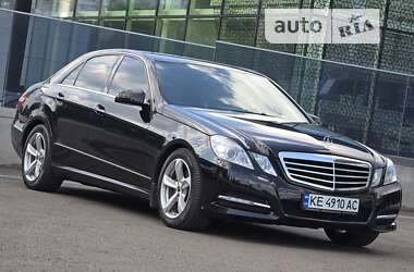 Седан Mercedes-Benz E-Class 2012 в Дніпрі