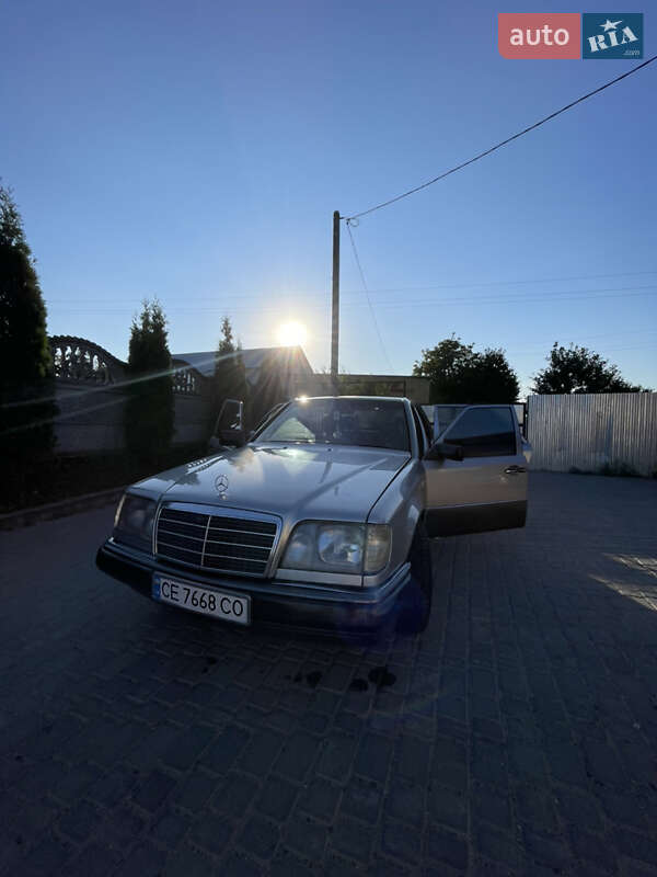 Mercedes-Benz E-Class 1992