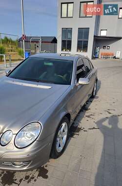 Седан Mercedes-Benz E-Class 2006 в Виноградове