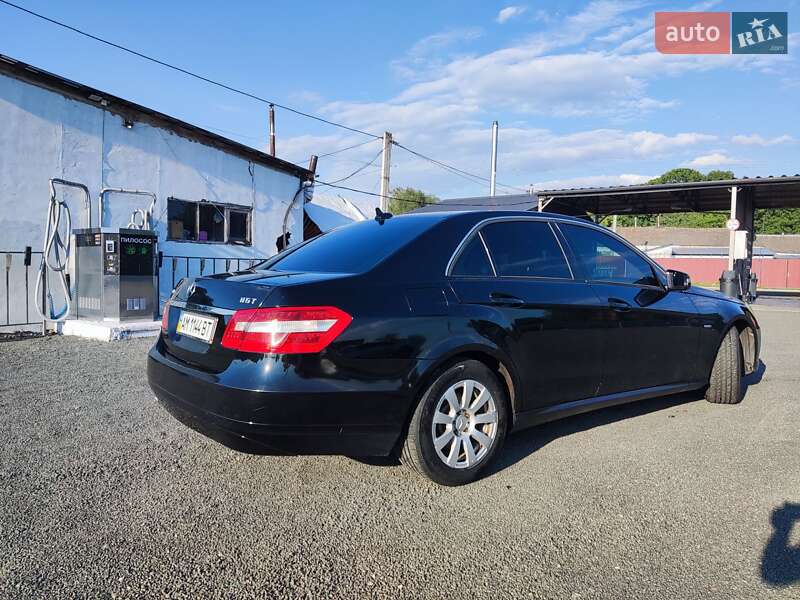 Седан Mercedes-Benz E-Class 2011 в Житомире