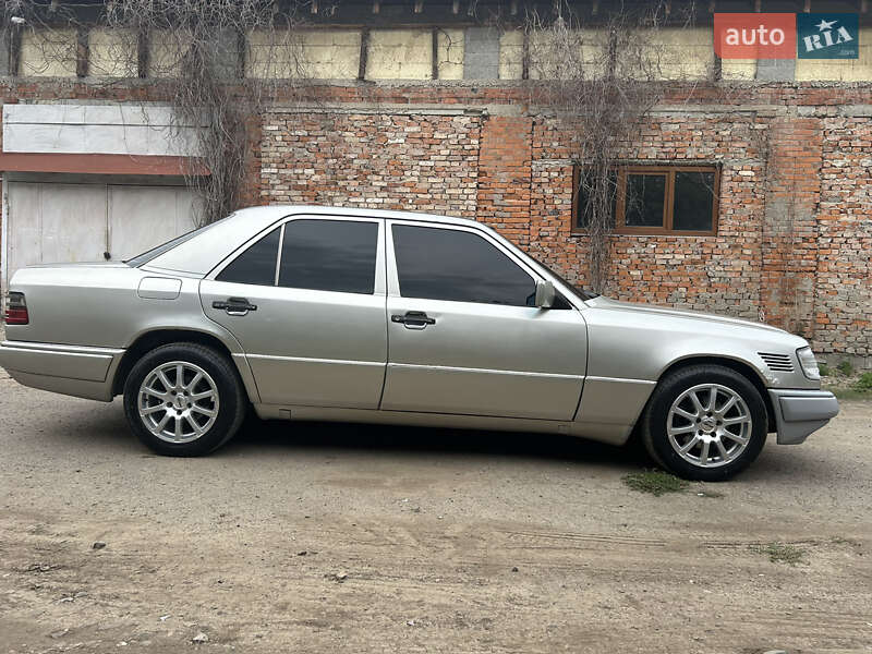 Седан Mercedes-Benz E-Class 1995 в Иршаве фото 9 Седан Mercedes-Benz E-Class 1995 в Иршаве