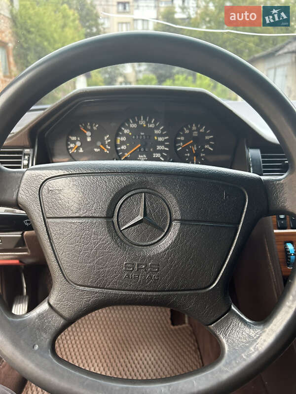 Седан Mercedes-Benz E-Class 1995 в Иршаве фото 32 Седан Mercedes-Benz E-Class 1995 в Иршаве