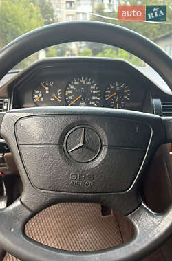 Седан Mercedes-Benz E-Class 1995 в 