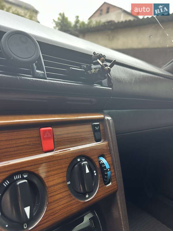 Седан Mercedes-Benz E-Class 1995 в Иршаве фото 35 Седан Mercedes-Benz E-Class 1995 в Иршаве