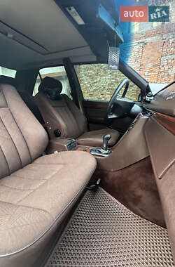 Седан Mercedes-Benz E-Class 1995 в 