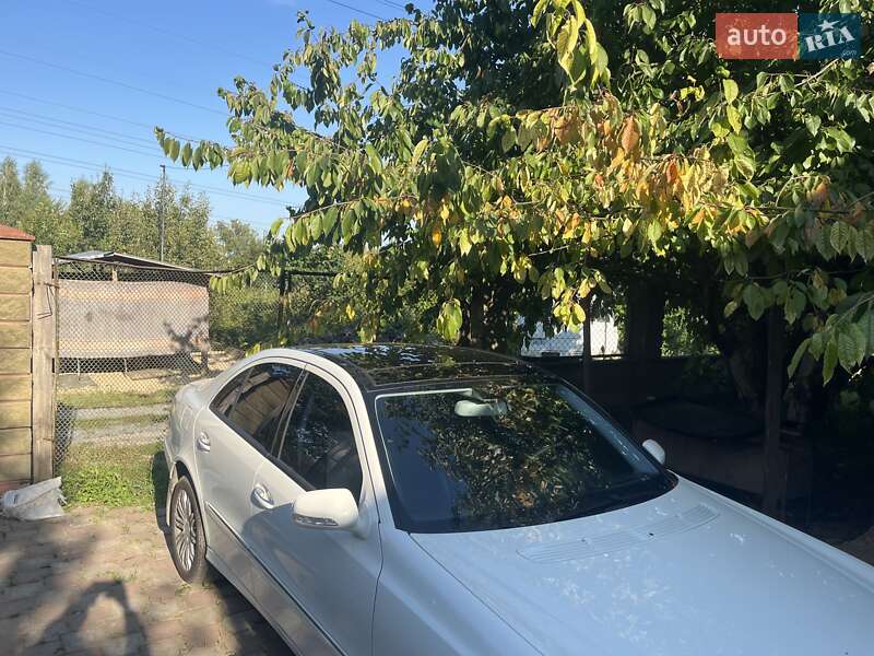 Седан Mercedes-Benz E-Class 2008 в Рівному