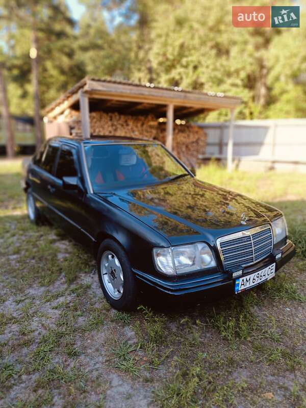 Седан Mercedes-Benz E-Class 1994 в Народичах