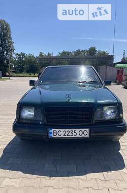 Седан Mercedes-Benz E-Class 1986 в Вижниці