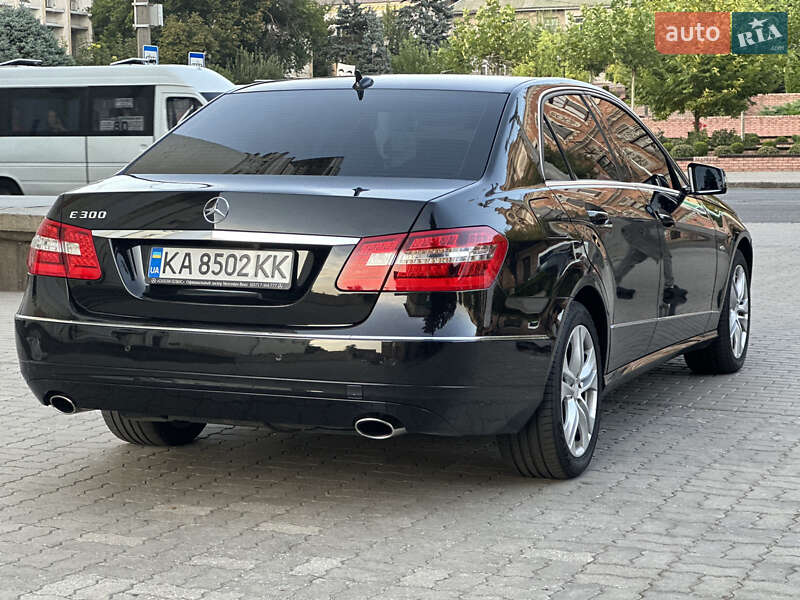 Седан Mercedes-Benz E-Class 2009 в Запоріжжі
