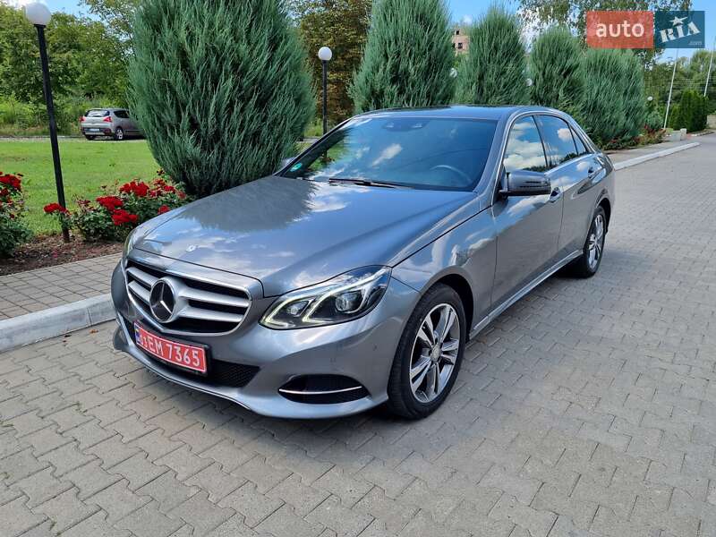 Седан Mercedes-Benz E-Class 2015 в 