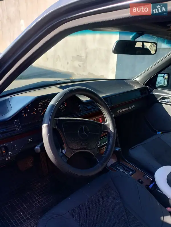 Mercedes-Benz E-Class 1994