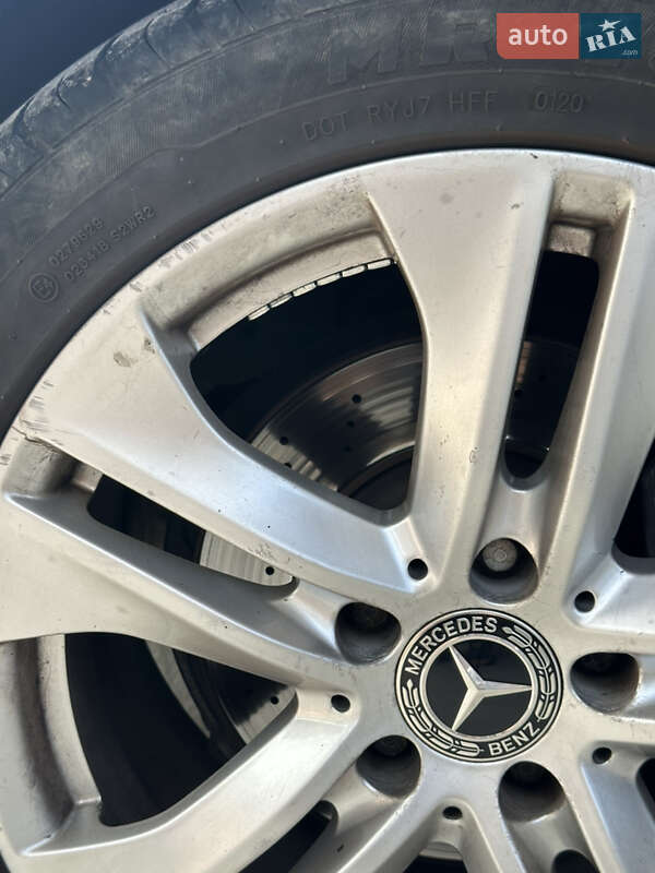 Седан Mercedes-Benz E-Class 2011 в Тячеві