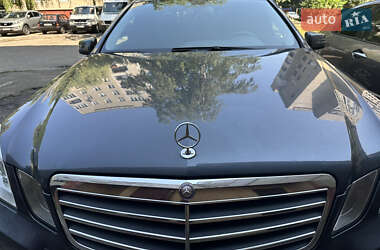 Седан Mercedes-Benz E-Class 2012 в Львові
