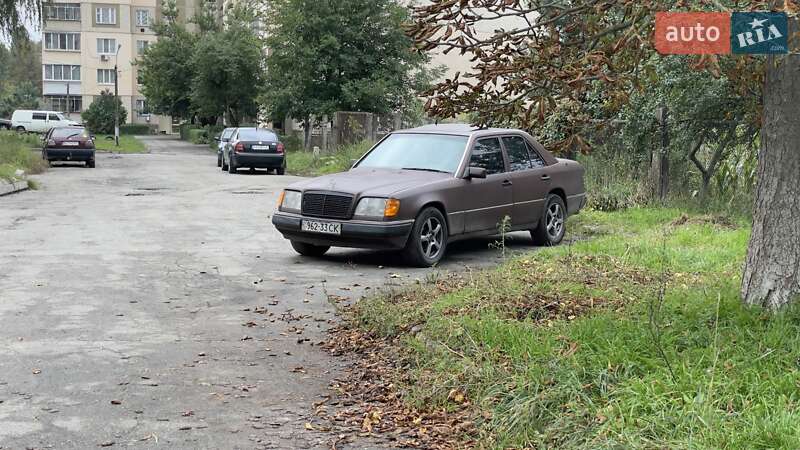 Седан Mercedes-Benz E-Class 1992 в Броварах