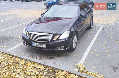 Седан Mercedes-Benz E-Class 2010 в Хмельницком