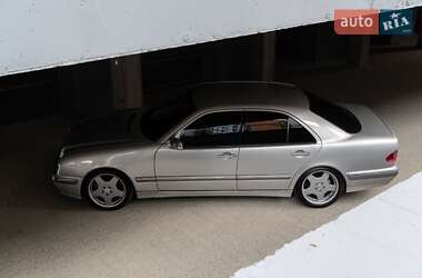 Седан Mercedes-Benz E-Class 2000 в Івано-Франківську