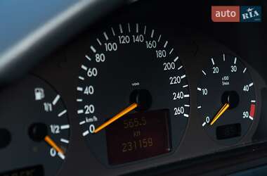 Седан Mercedes-Benz E-Class 2000 в 