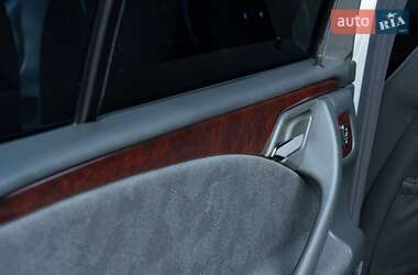 Седан Mercedes-Benz E-Class 2000 в 